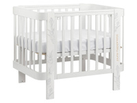 Кроватка для новорожденных Момми Лав Белый, массив бука